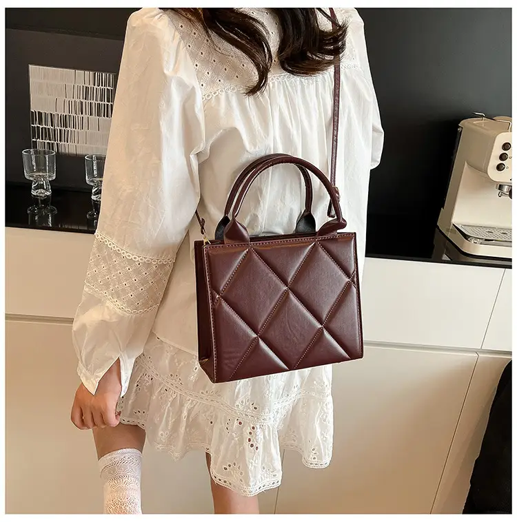 Quilted Shoulder Bag for Women Maroon Large Capacity — feature 29