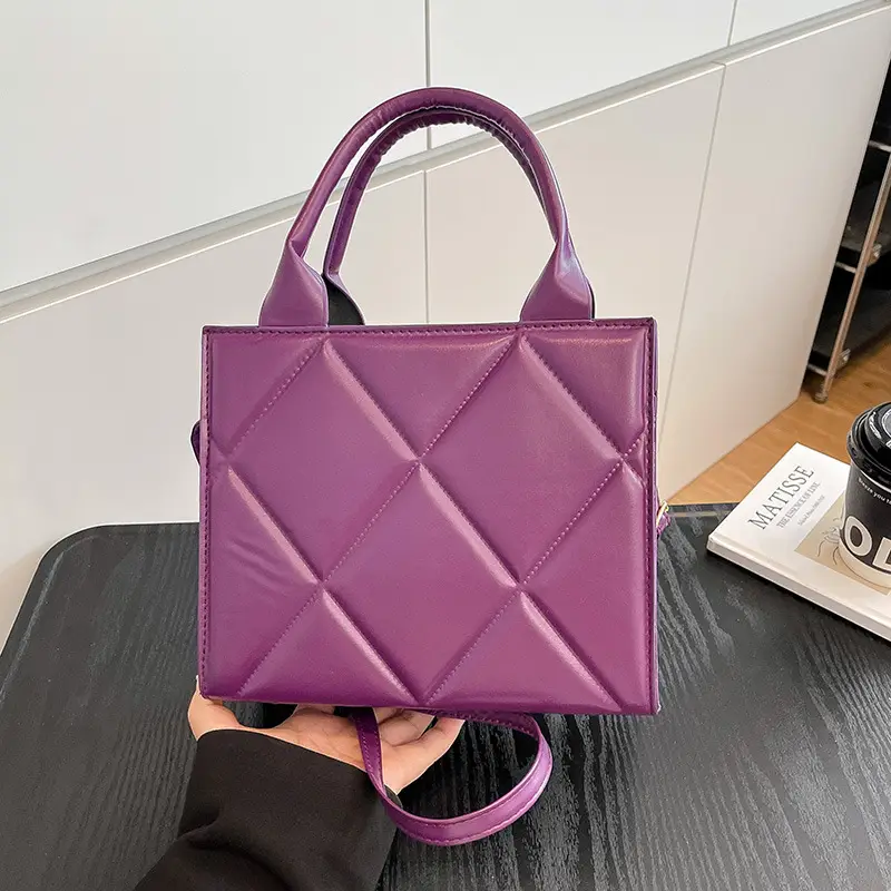 Quilted Shoulder Bag for Women Maroon Large Capacity - Image 3