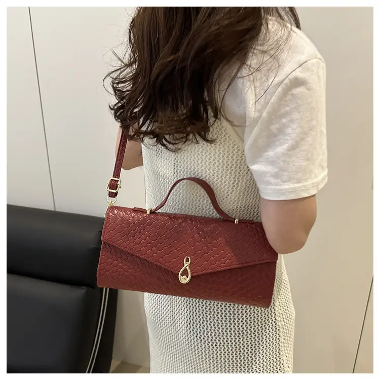 Women Woven Shoulder Bag 2025 Summer Black White Red — feature 11