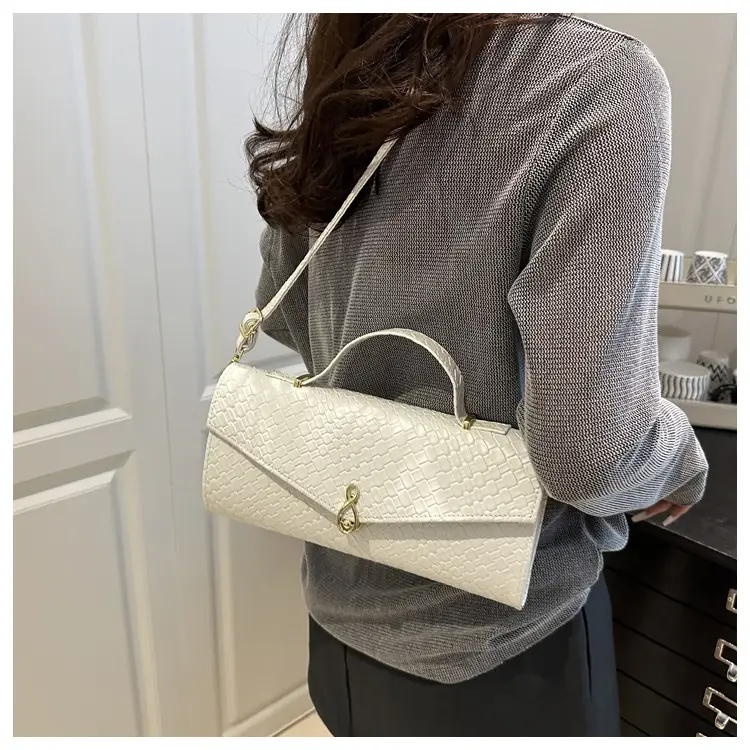 Women Woven Shoulder Bag 2025 Summer Black White Red — feature 8