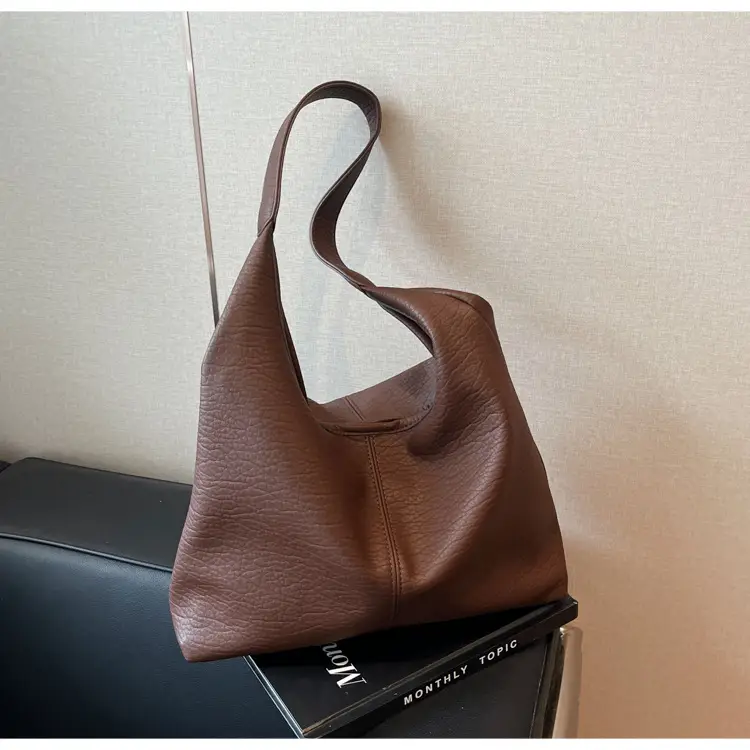 Large Capacity Women's Soft Leather Tote Bag 2025 — feature 33