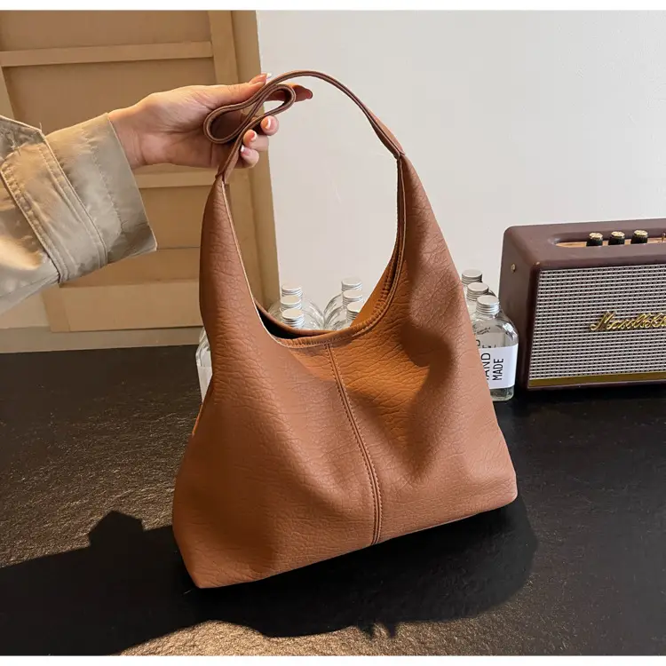 Large Capacity Women's Soft Leather Tote Bag 2025 — feature 42