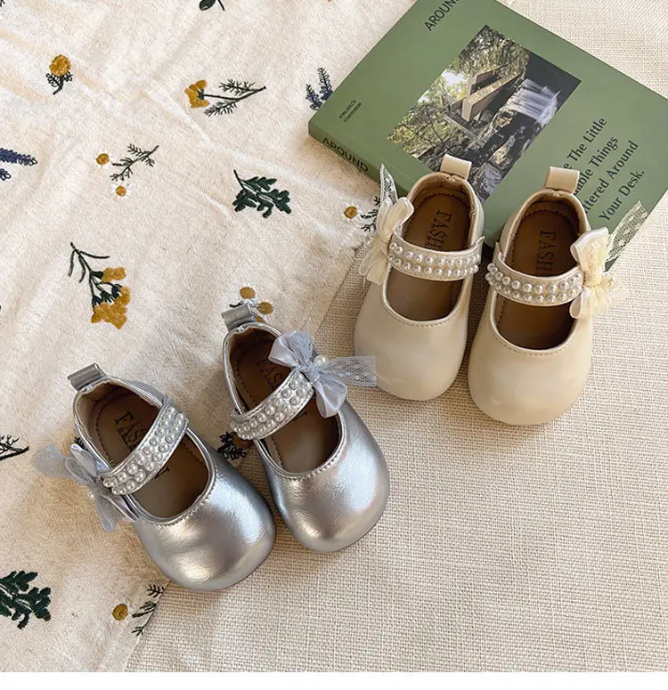 Baby Girl Small Leather Shoes 2025 New Japanese Style Style Bow Princess Square Mouth Flats Non-Slip Baby Soft Sole Toddler Shoes — feature 1