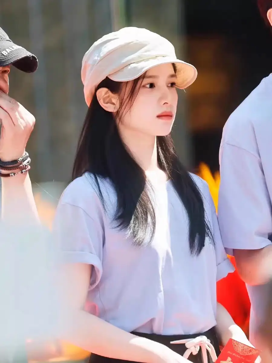 Women's Summer Pleated Cloud Duckbill Cap Cream — feature 2