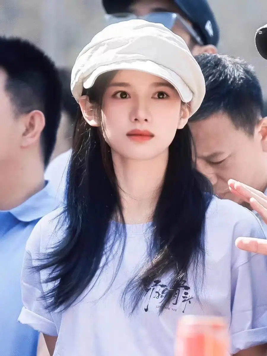 Women's Summer Pleated Cloud Duckbill Cap Cream — feature 3