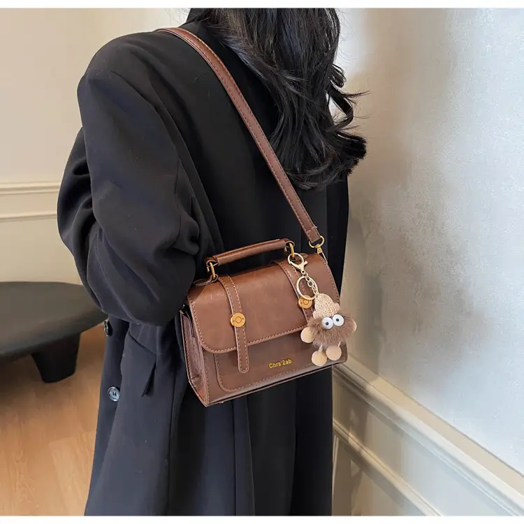 Retro Brown Leather Shoulder Bag Women 2026 — feature 27