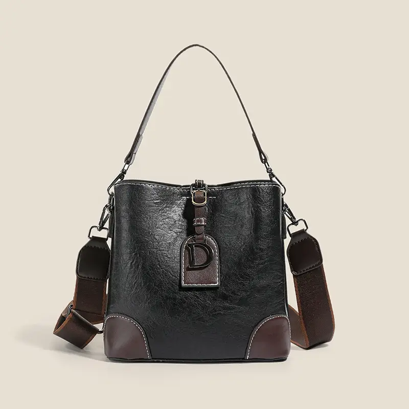 Black Leather Shoulder Bag with D-Logo, Large Capacity, Textured Design - Image 4