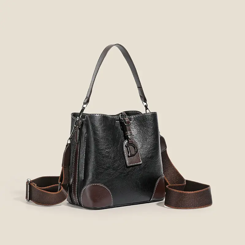 Black Leather Shoulder Bag with D-Logo, Large Capacity, Textured Design - Image 5