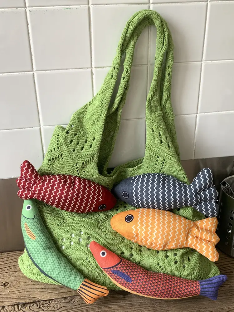 Retro Knitted Tassel Bag with Fish Design - Image 5