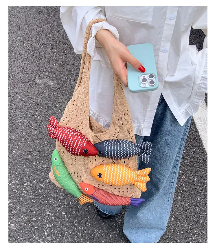 Retro Knitted Tassel Bag with Fish Design — feature 14