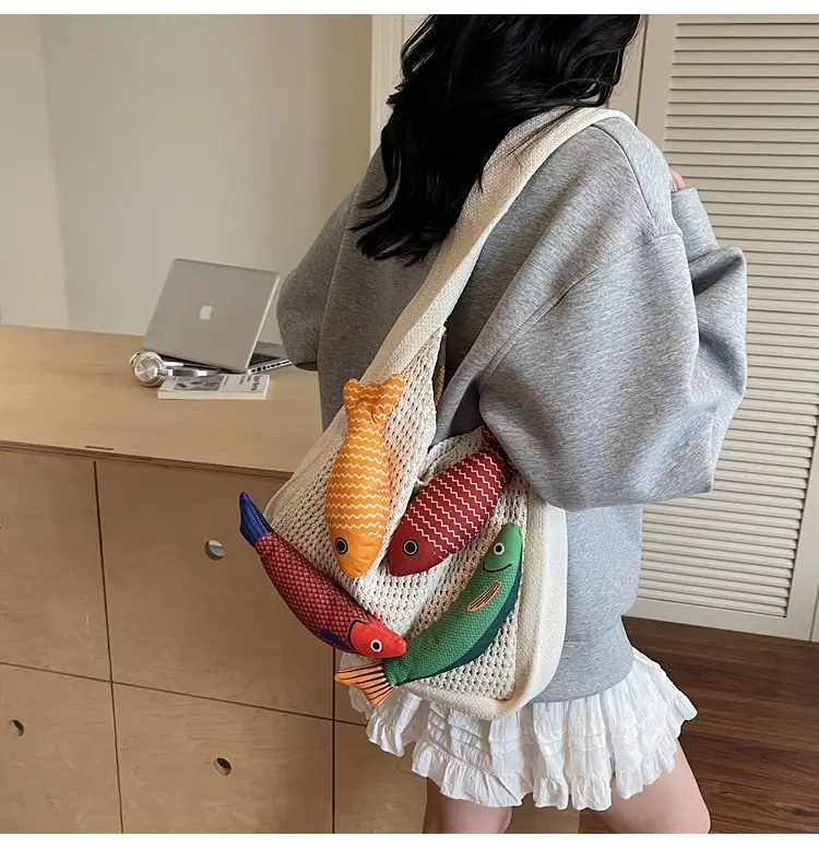 Vintage Fish Knitted Tote Bag with Leather Strap — feature 3