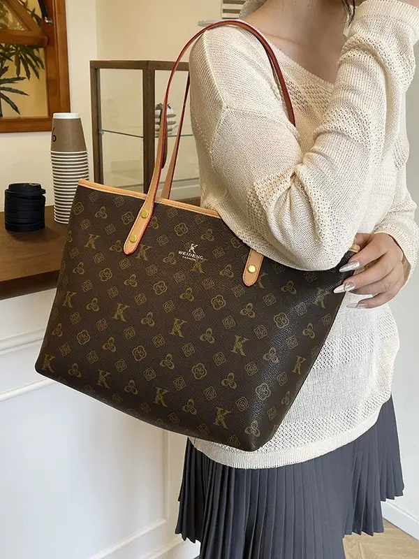 Large Capacity Women's Beige Monogram Shoulder Bag - Image 5