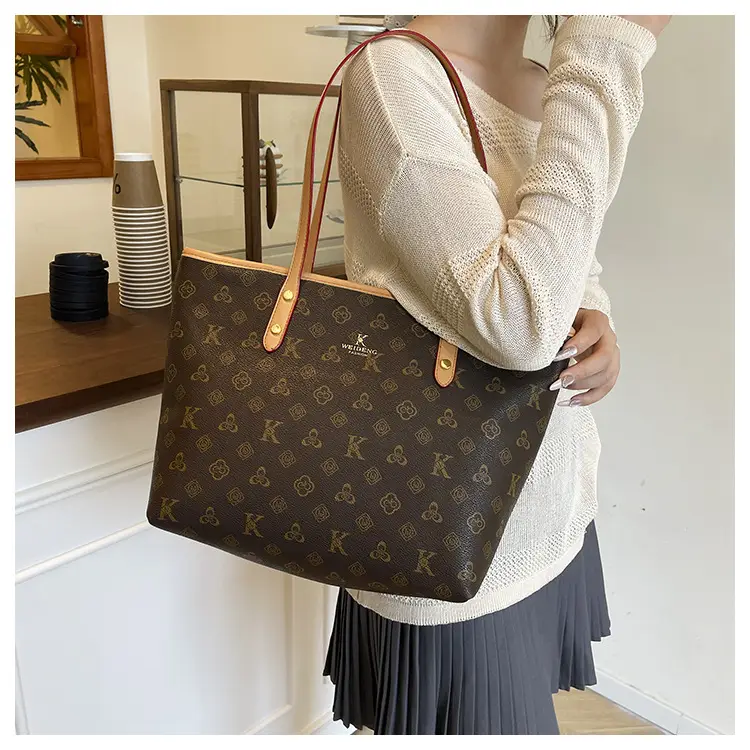 Large Capacity Women's Beige Monogram Shoulder Bag — feature 9