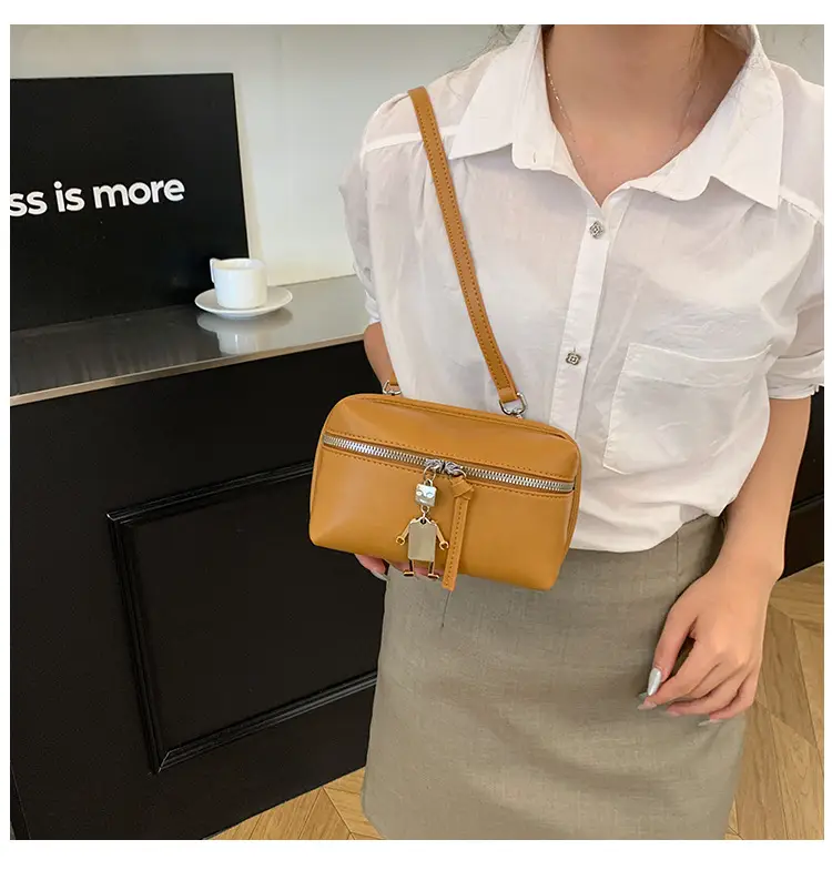 Women's Cream Crossbody Bag with Chain Strap — feature 21