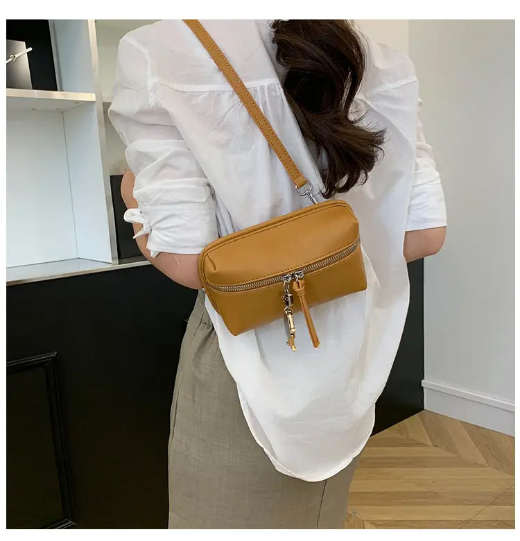 Women's Cream Crossbody Bag with Chain Strap — feature 22