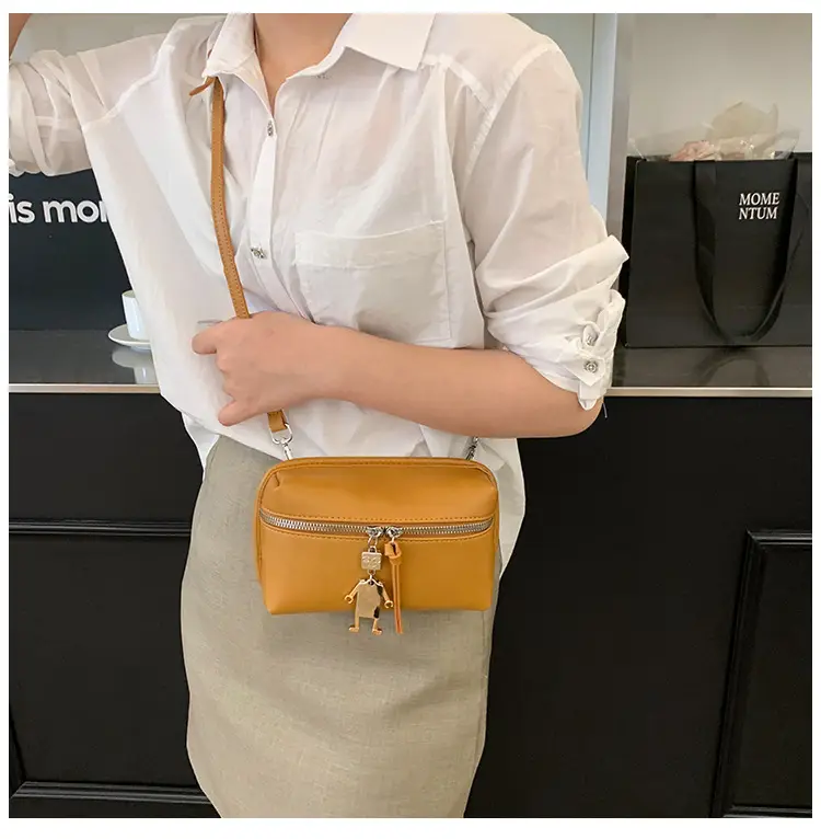 Women's Cream Crossbody Bag with Chain Strap — feature 23
