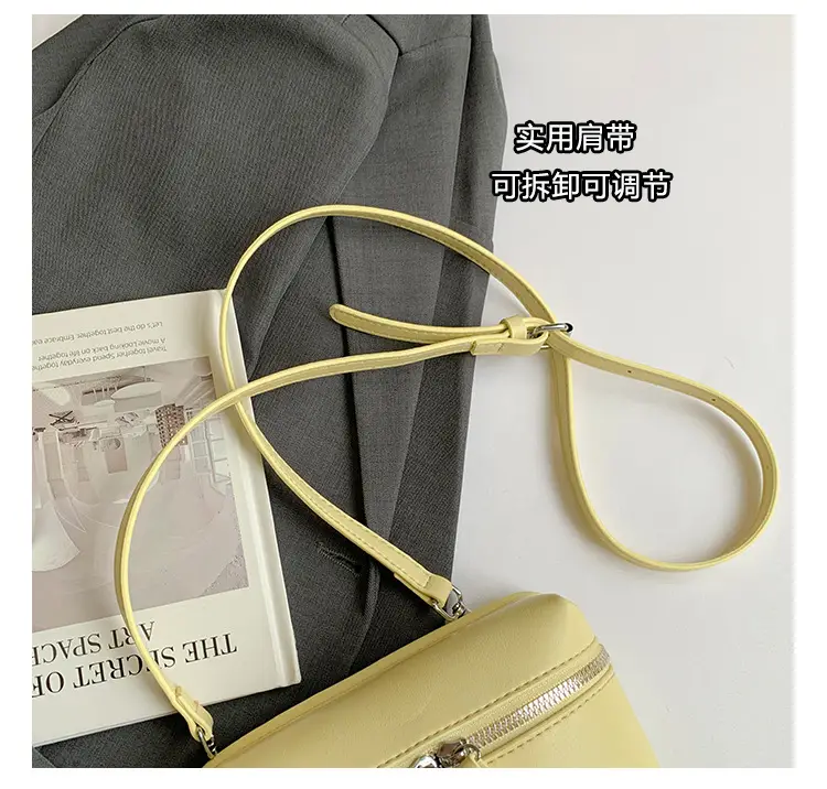 Women's Cream Crossbody Bag with Chain Strap — feature 5