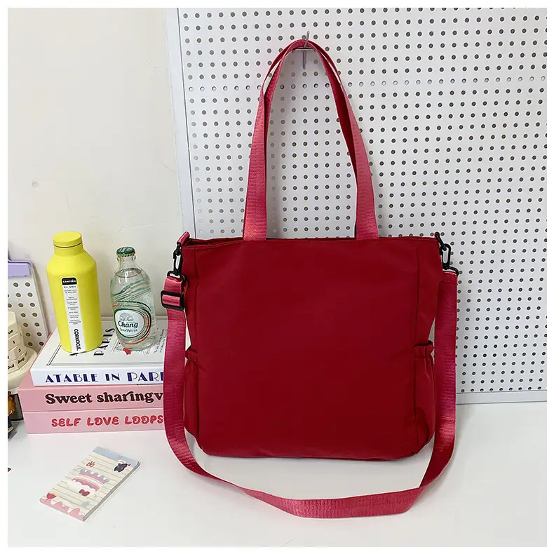 2025 Crossbody Fitness Bag with Cartoon Design — feature 27