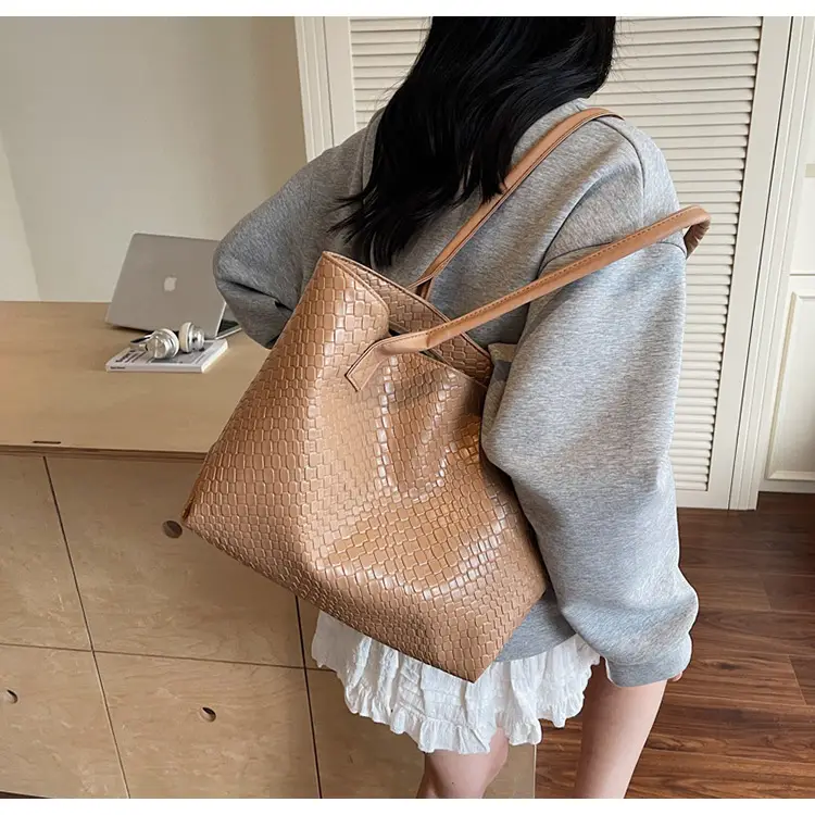 Red Korean Fashion Large Shoulder Tote Bag for Women — feature 18