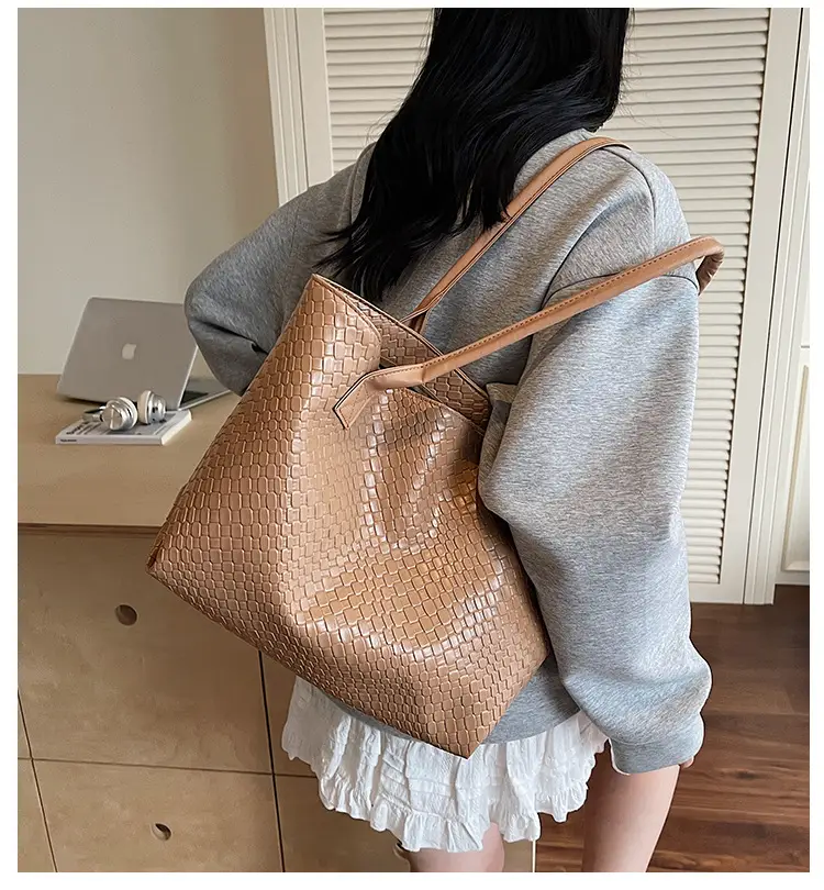 Red Korean Fashion Large Shoulder Tote Bag for Women — feature 2