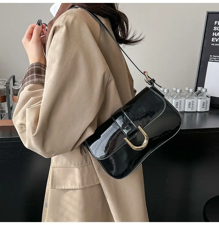 Women's 2-Piece Shoulder Bag Set Red Black Leather — feature 13