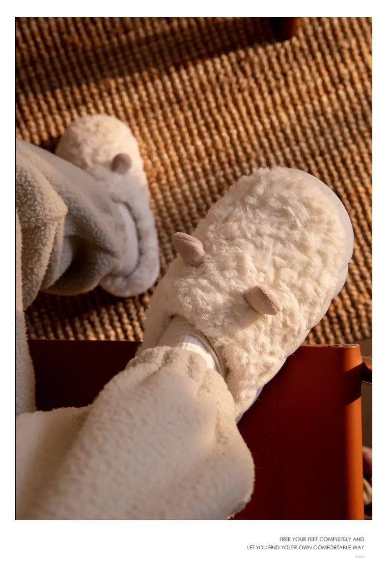 Cute Croc Slippers for Women Winter Warm Velvet — feature 15