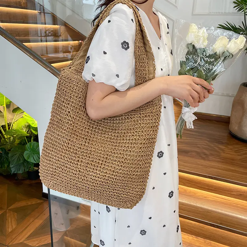 New Commuter Woven Bag Large Capacity Beach Style Straw Bag - Image 5