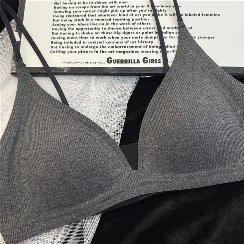 French Deep V Triangle Cup Intimates for Girls Without Rims 2025 Hot Style Beautiful Back Seamless Push-Up Summer Thin Bra — feature 5