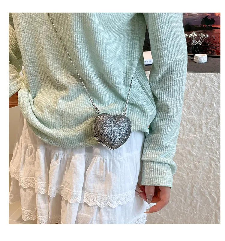 Heart-Shaped Diamond Chain Crossbody Bag Pink — feature 19