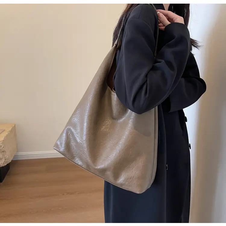 Brown Leather Crossbody Bag for Women 2025 — feature 14