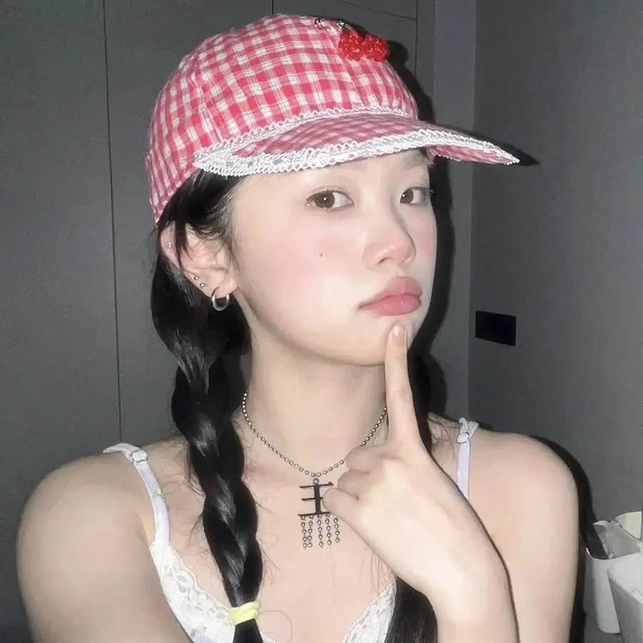 Korean Style Red Plaid Cap for Women with Cat Design - Image 4