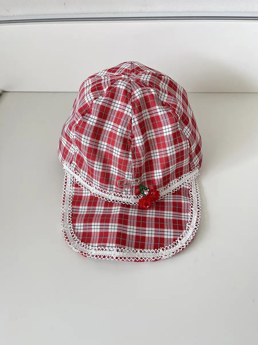Korean Style Red Plaid Cap for Women with Cat Design — feature 8