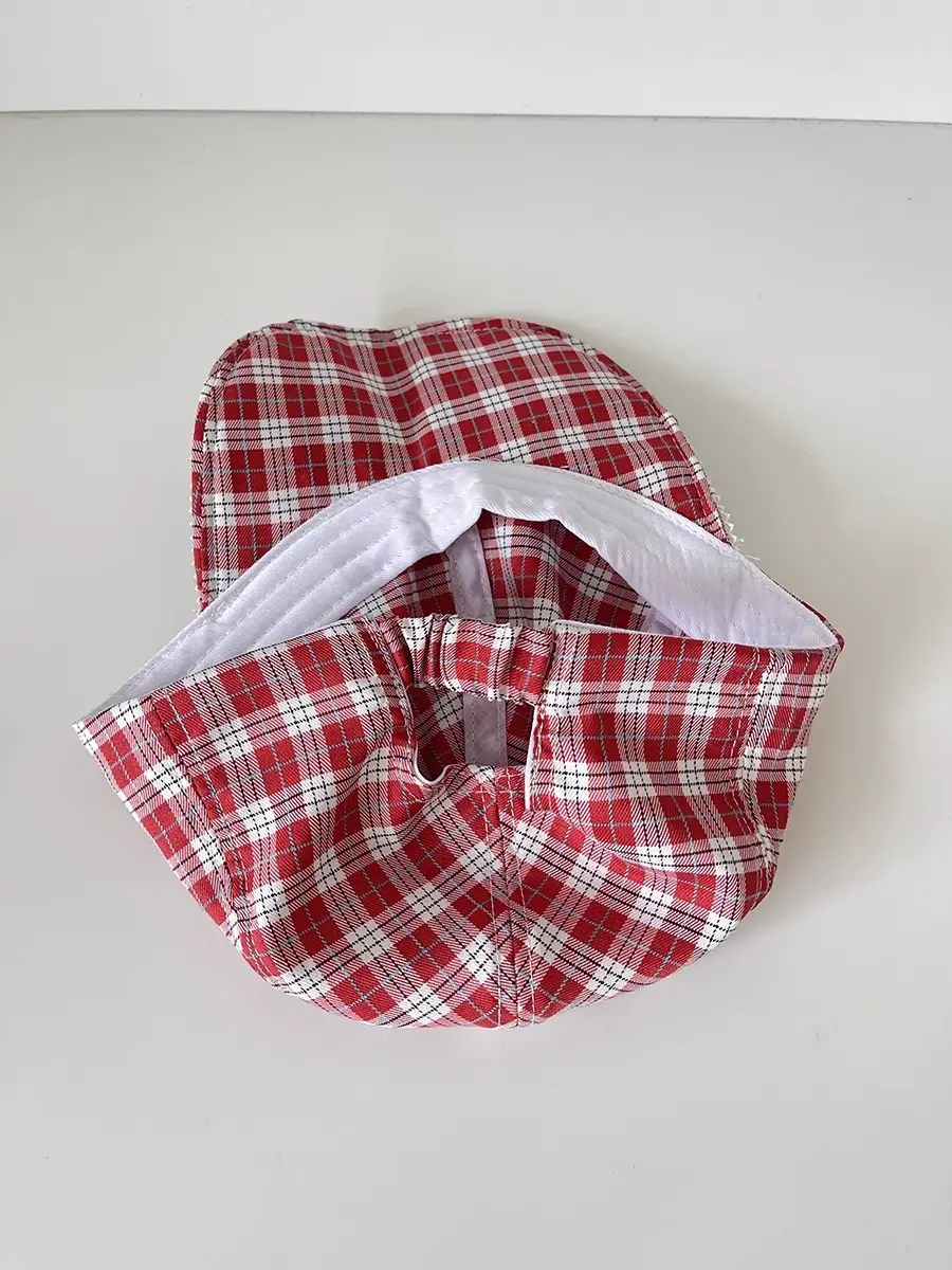 Korean Style Red Plaid Cap for Women with Cat Design — feature 9