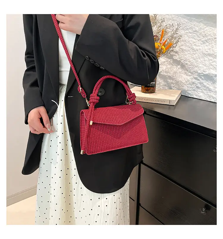 Trendy Brown Striped Shoulder Bag for Women 2025 — feature 10