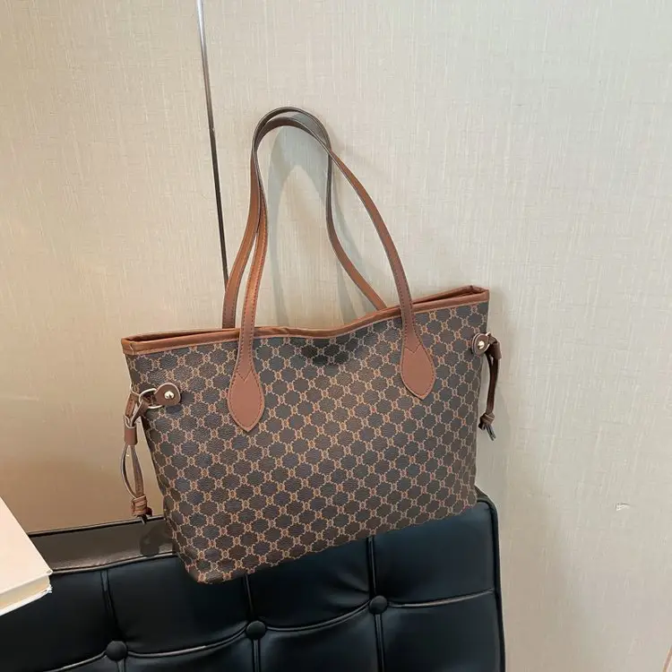 2026 Women's Large Capacity Cross-Border Tote Bag with Retro Print - Image 5