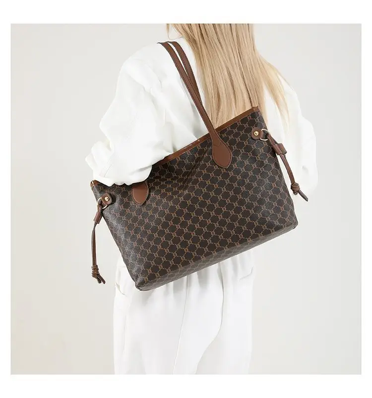 2026 Women's Large Capacity Cross-Border Tote Bag with Retro Print — feature 18