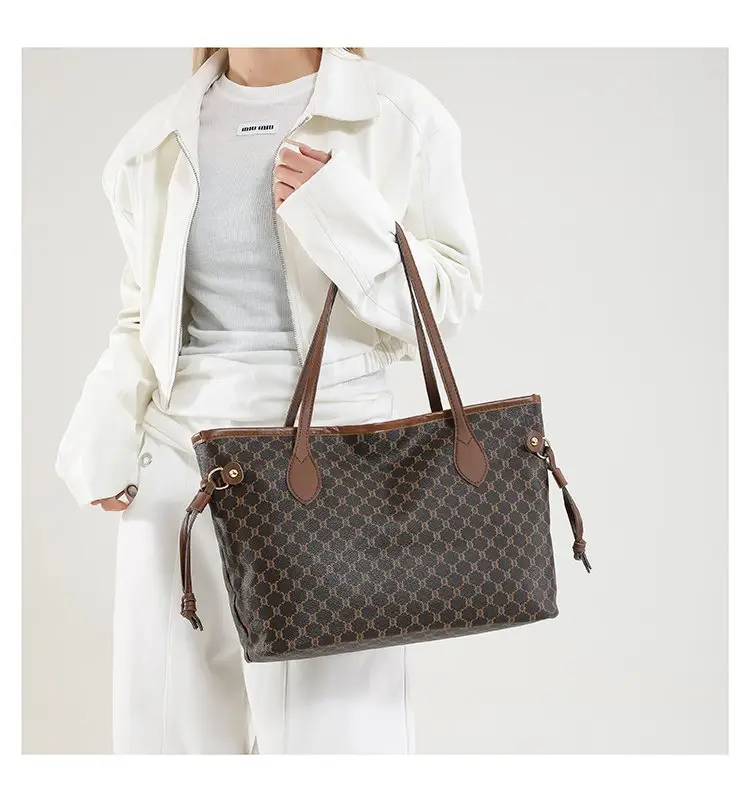 2026 Women's Large Capacity Cross-Border Tote Bag with Retro Print — feature 20