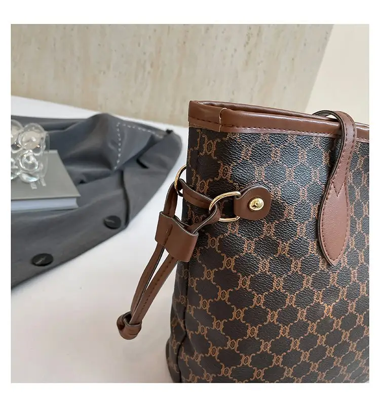 2026 Women's Large Capacity Cross-Border Tote Bag with Retro Print — feature 23
