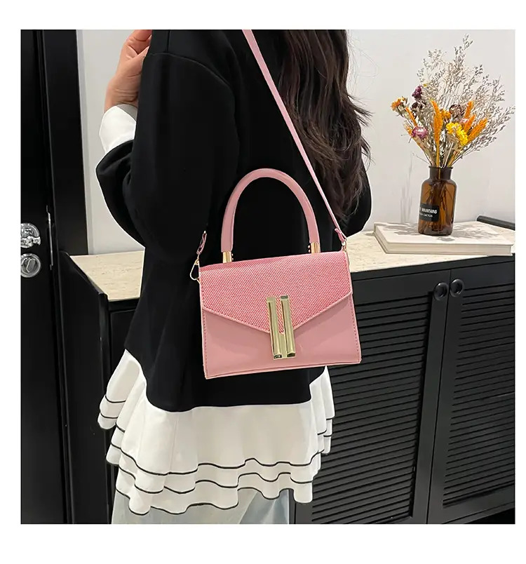Women's Brown Leather Crossbody Bag with Gold Clasp — feature 11