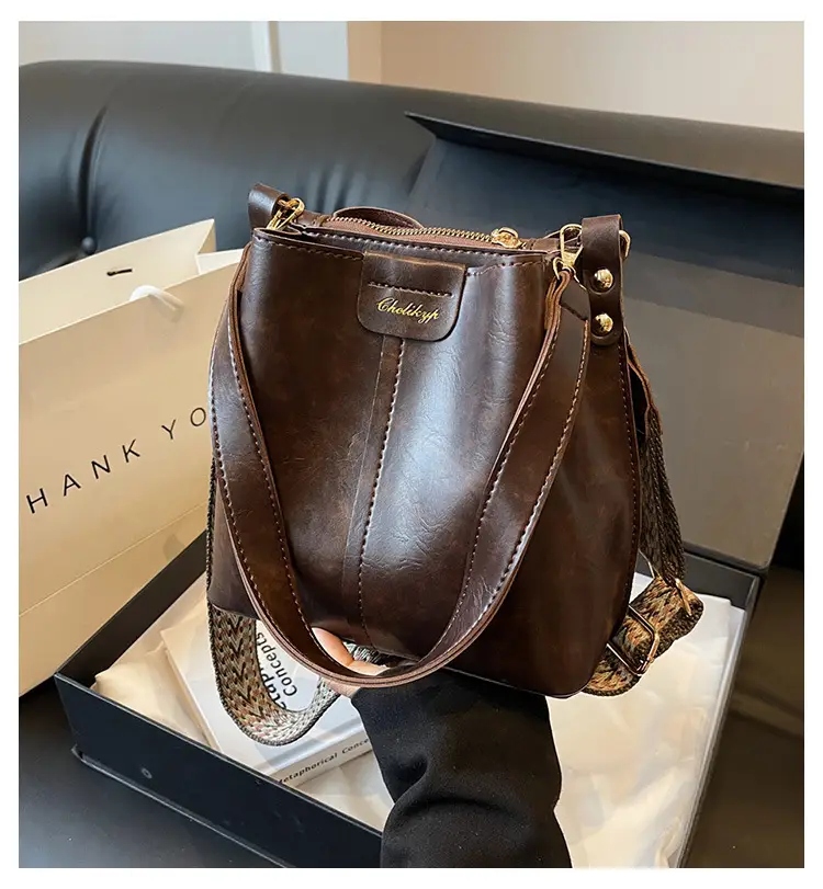 Korean Style Women's Leather Bag Beige 2026 — feature 10