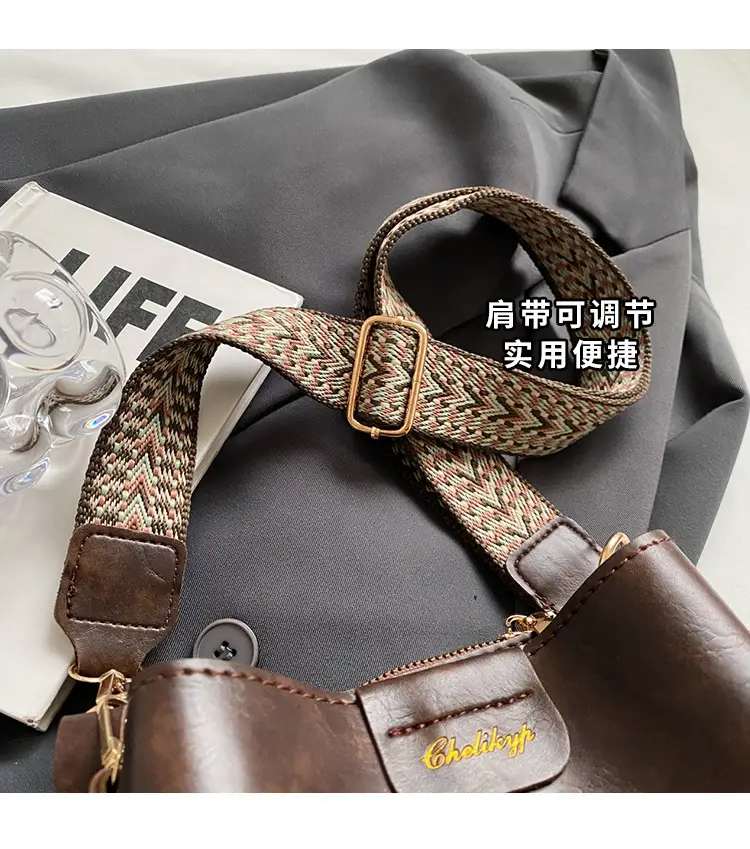 Korean Style Women's Leather Bag Beige 2026 — feature 14
