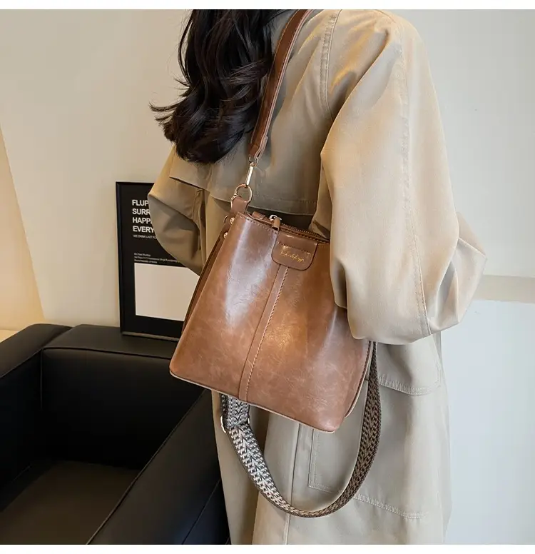 Korean Style Women's Leather Bag Beige 2026 — feature 24