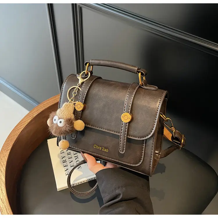 Women Retro Brown Leather Shoulder Bag 2025 — feature 14