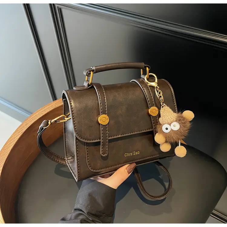 Women Retro Brown Leather Shoulder Bag 2025 — feature 15