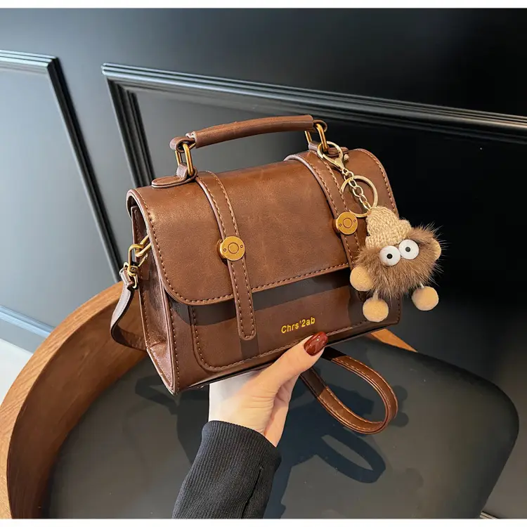 Women Retro Brown Leather Shoulder Bag 2025 — feature 16