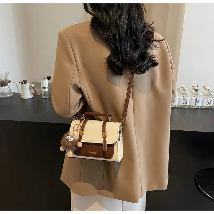 Women Retro Brown Leather Shoulder Bag 2025 — feature 22