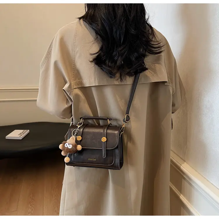 Women Retro Brown Leather Shoulder Bag 2025 — feature 26