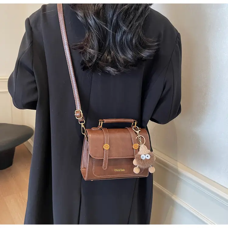 Women Retro Brown Leather Shoulder Bag 2025 — feature 29