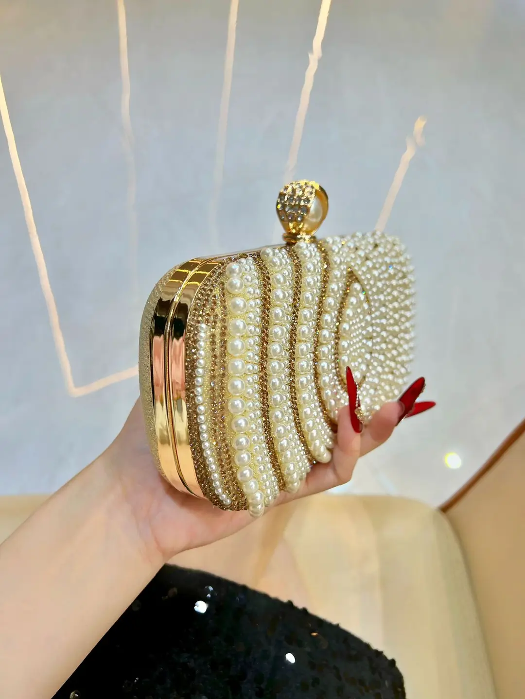 Luxury handbag  Dinner bag Evening bag Shiny features Perfect for all occasions