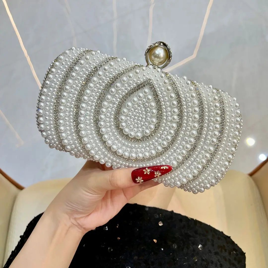 Luxury handbag  Dinner bag Evening bag Shiny features Perfect for all occasions